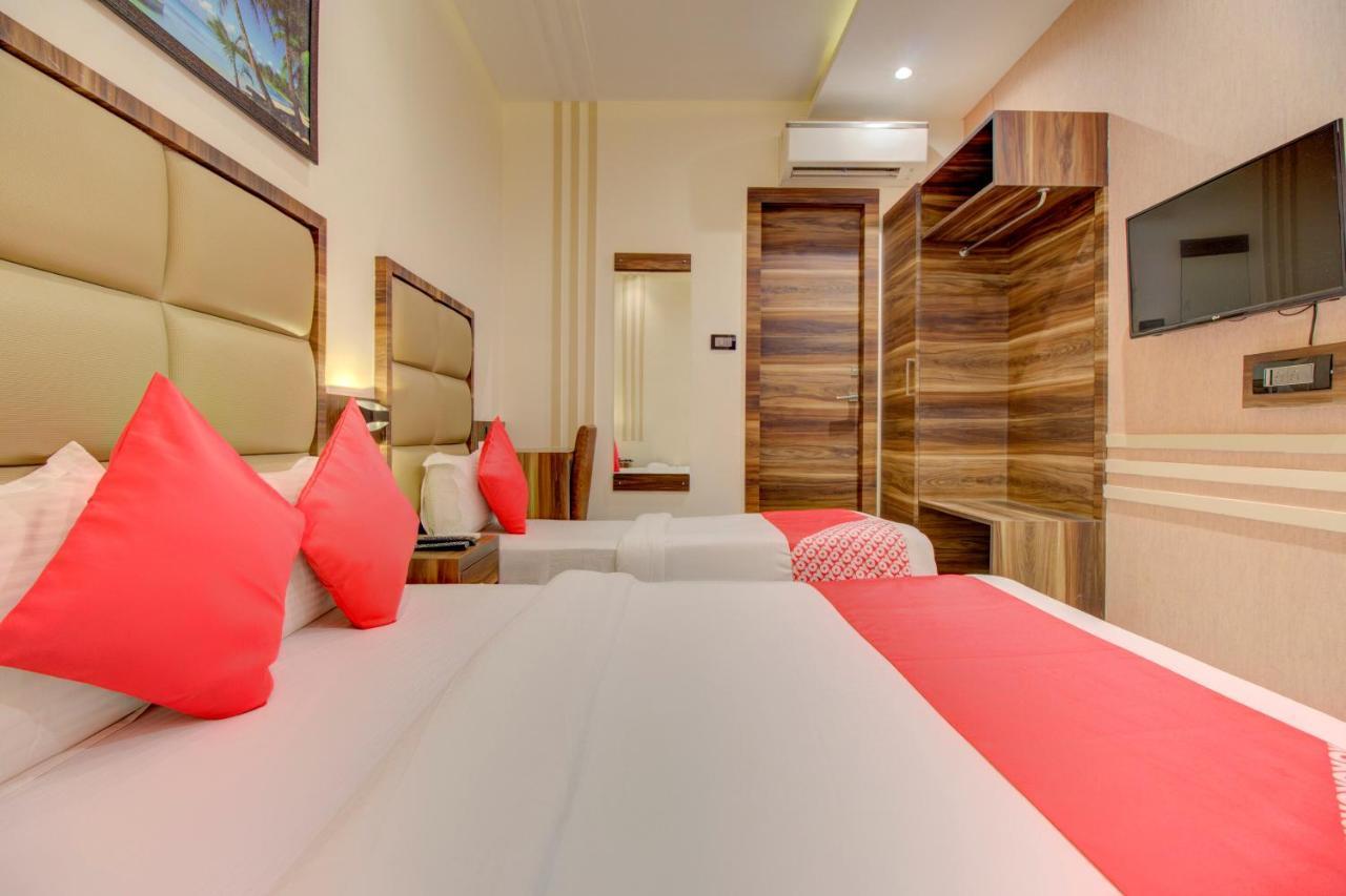 Oyo 76180 Hotel Meriton Мумбаї Екстер'єр фото