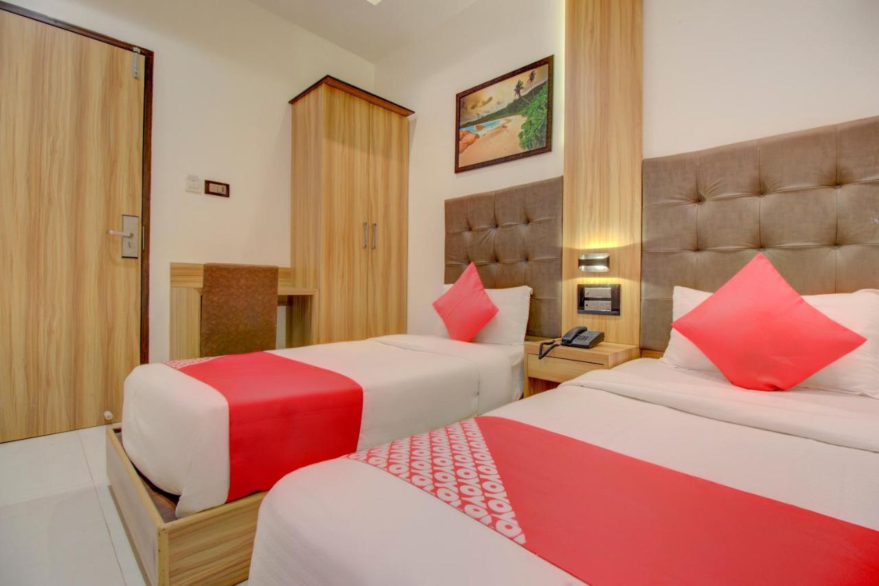 Oyo 76180 Hotel Meriton Мумбаї Екстер'єр фото