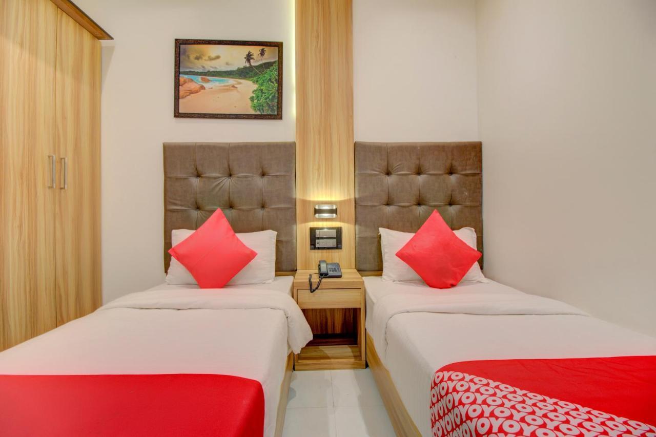 Oyo 76180 Hotel Meriton Мумбаї Екстер'єр фото